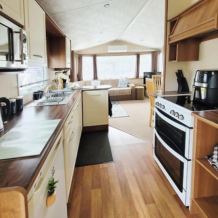 Lakeside Cotswold Holiday Home Cirencester Ngoại thất bức ảnh