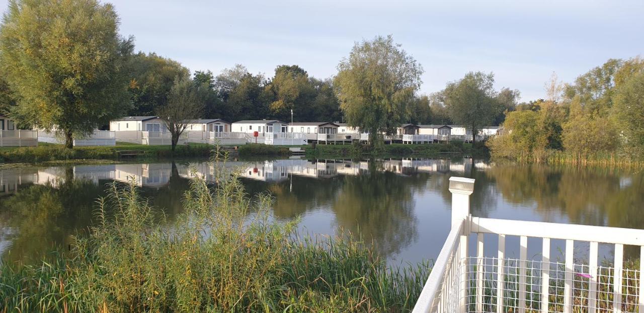 Lakeside Cotswold Holiday Home Cirencester Ngoại thất bức ảnh