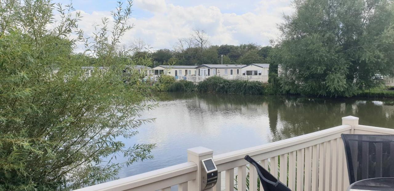 Lakeside Cotswold Holiday Home Cirencester Ngoại thất bức ảnh