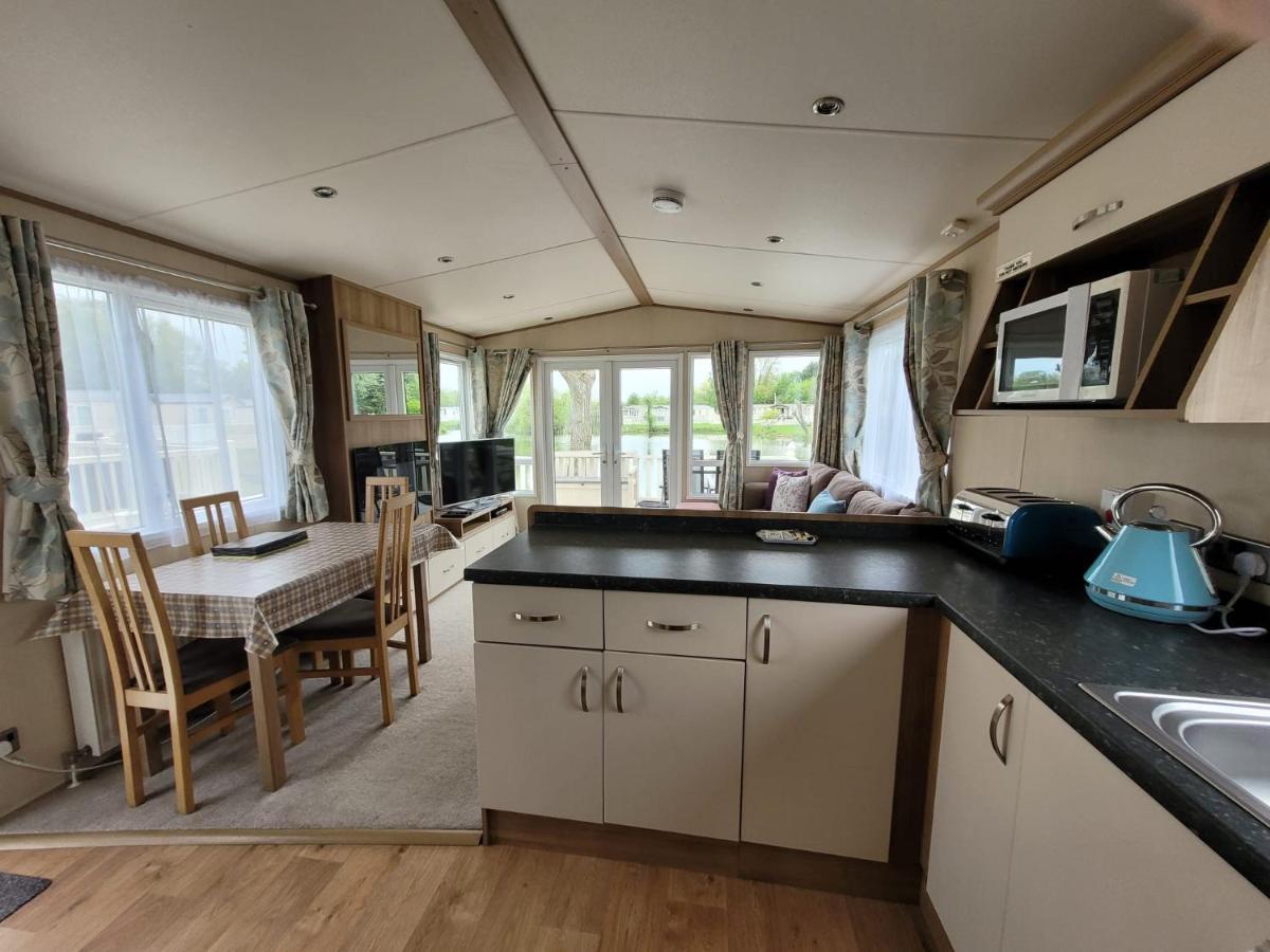 Lakeside Cotswold Holiday Home Cirencester Ngoại thất bức ảnh