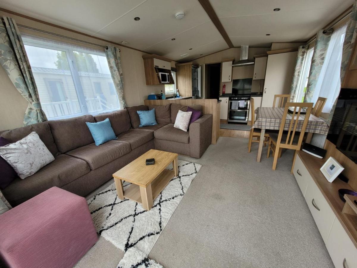 Lakeside Cotswold Holiday Home Cirencester Ngoại thất bức ảnh