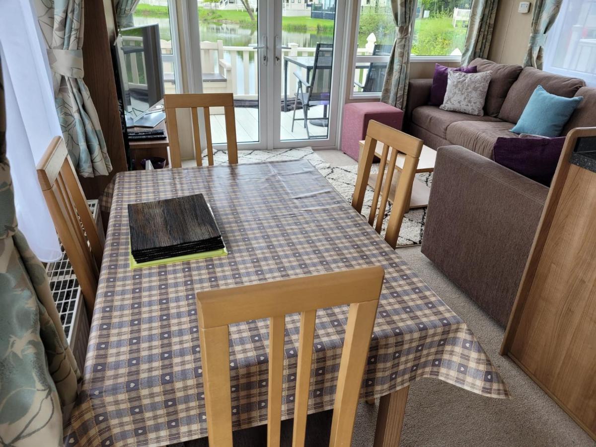 Lakeside Cotswold Holiday Home Cirencester Ngoại thất bức ảnh