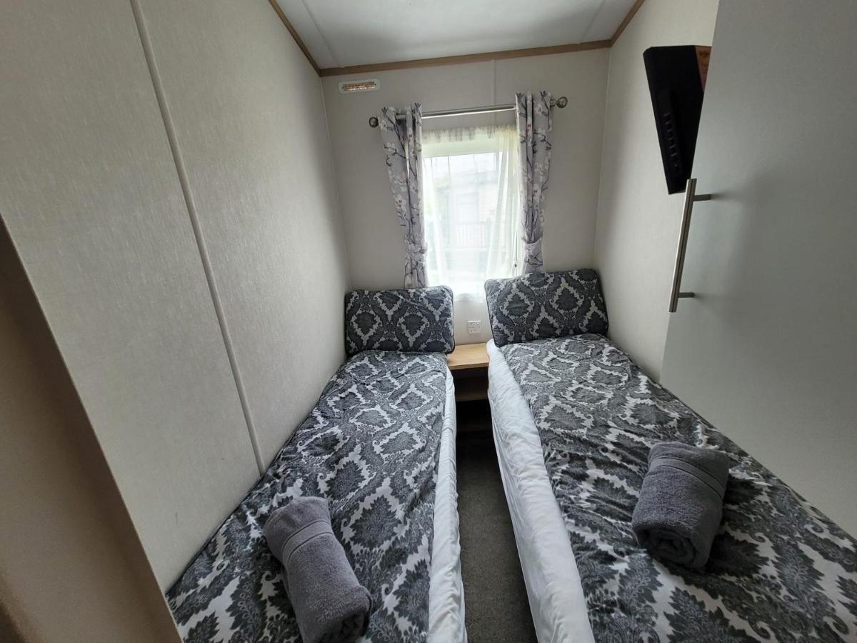 Lakeside Cotswold Holiday Home Cirencester Ngoại thất bức ảnh