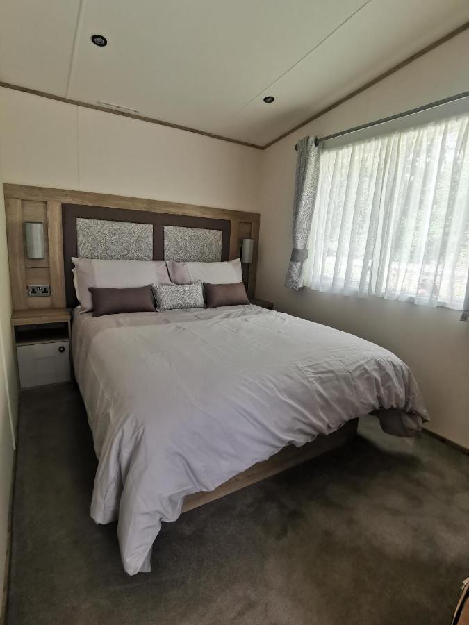 Lakeside Cotswold Holiday Home Cirencester Ngoại thất bức ảnh