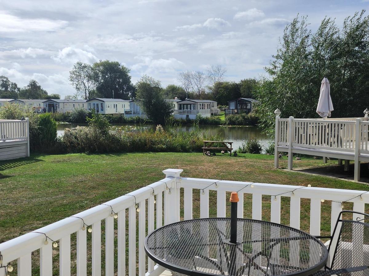 Lakeside Cotswold Holiday Home Cirencester Ngoại thất bức ảnh