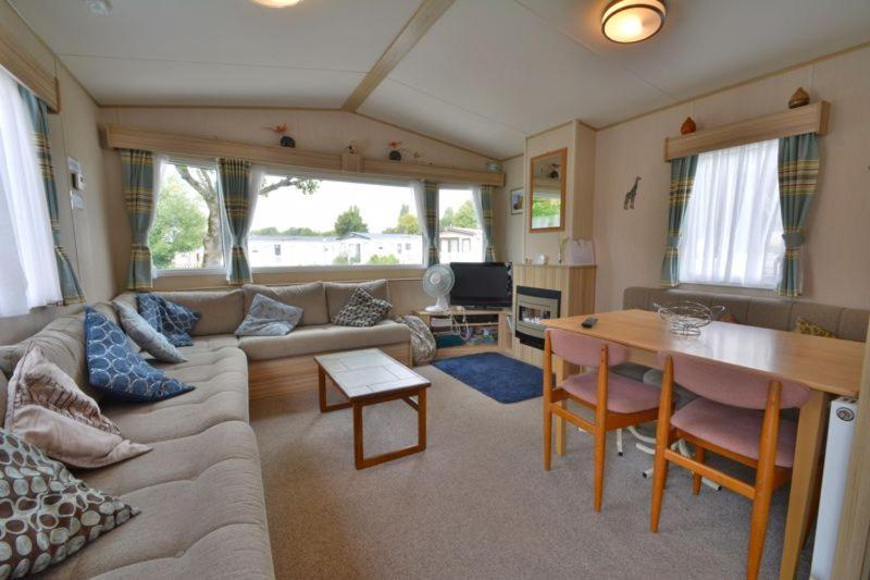 Lakeside Cotswold Holiday Home Cirencester Ngoại thất bức ảnh