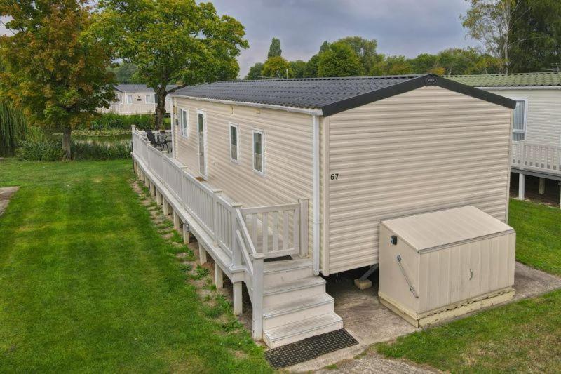 Lakeside Cotswold Holiday Home Cirencester Ngoại thất bức ảnh