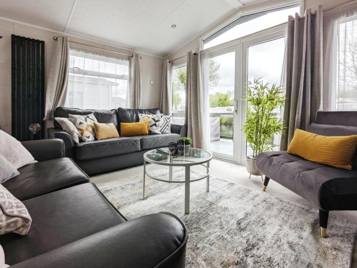 Lakeside Cotswold Holiday Home Cirencester Ngoại thất bức ảnh