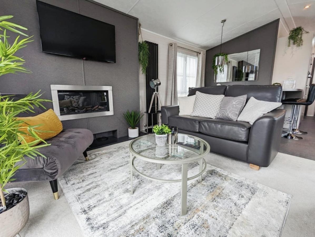 Lakeside Cotswold Holiday Home Cirencester Ngoại thất bức ảnh