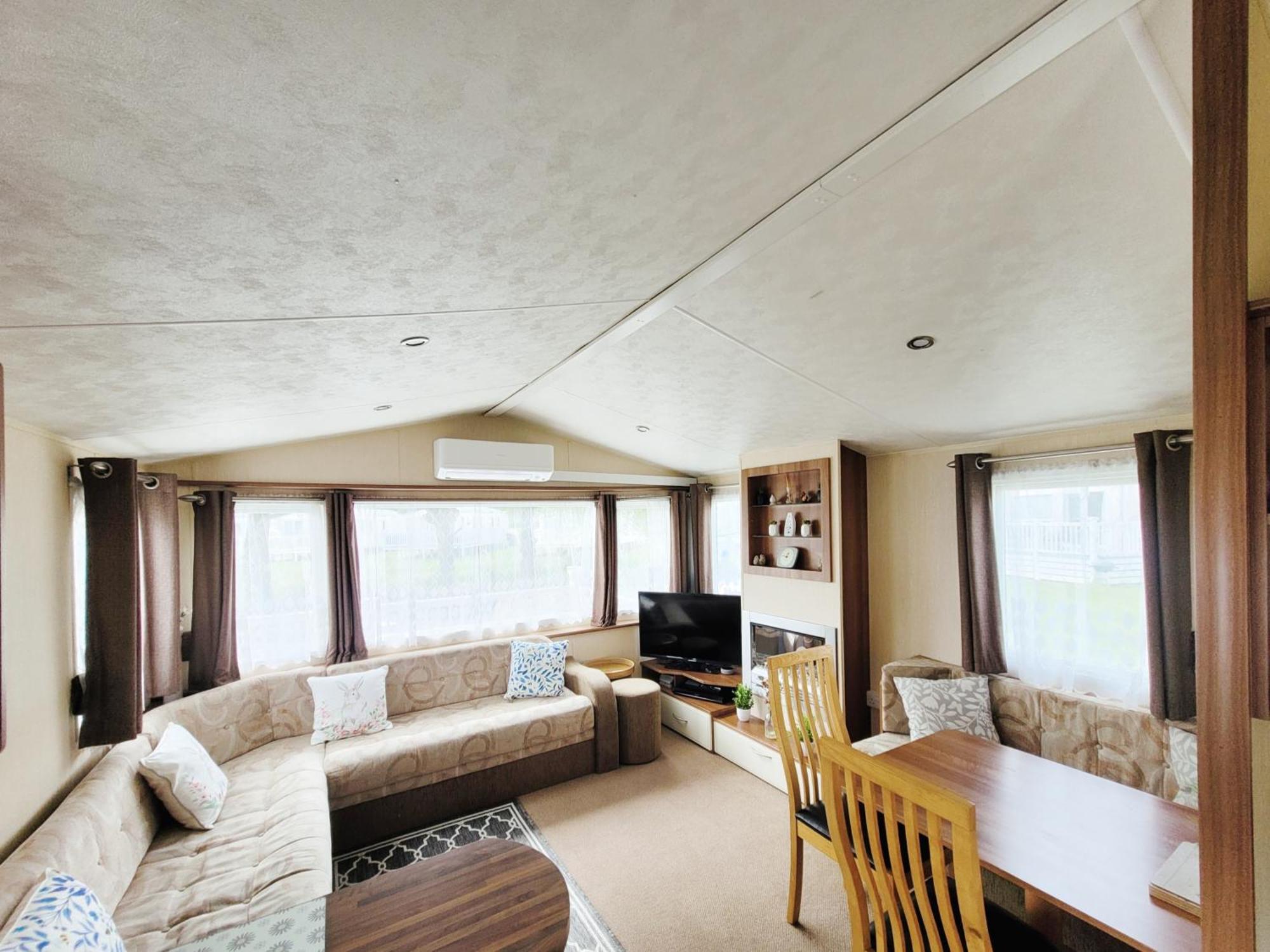 Lakeside Cotswold Holiday Home Cirencester Ngoại thất bức ảnh