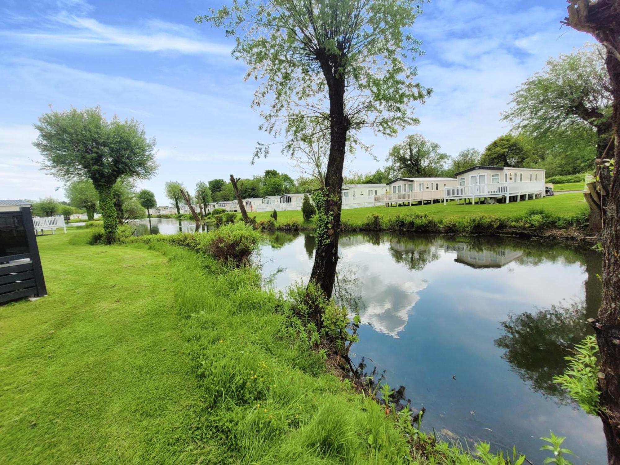 Lakeside Cotswold Holiday Home Cirencester Ngoại thất bức ảnh