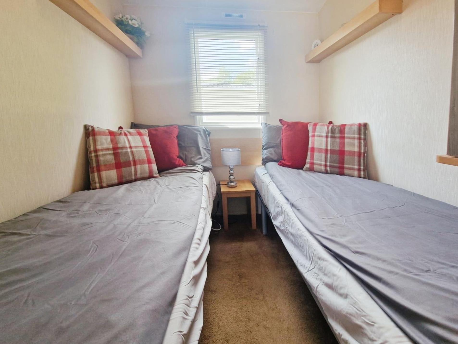 Lakeside Cotswold Holiday Home Cirencester Ngoại thất bức ảnh